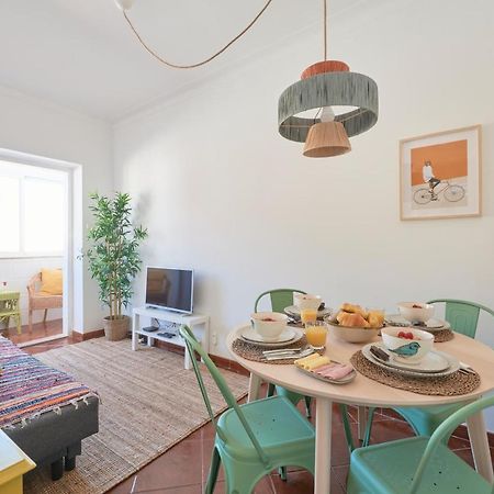Central & Sunny 2Br Apt Near Beach, By Timecooler Setubal Exterior photo
